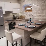 Limestone Heritage House 4* Τρογκίρ