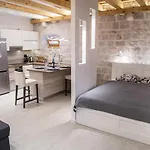 Limestone Heritage House 4* Τρογκίρ