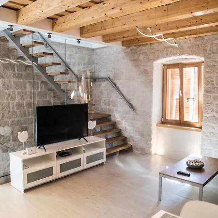 Limestone Heritage House Τρογκίρ