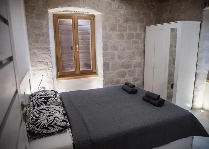 Limestone Heritage House Hotel apartamentowy