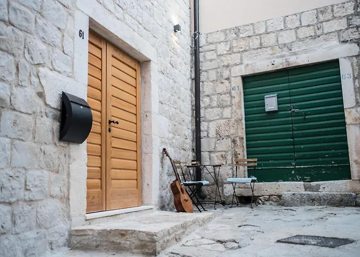 Hotel apartamentowy Limestone Heritage House