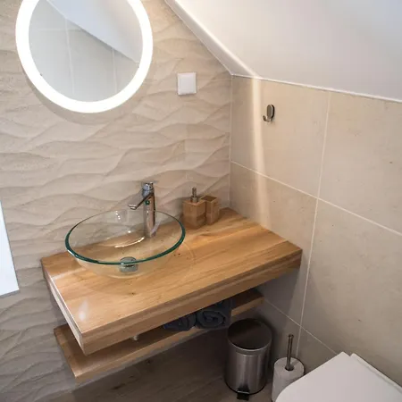 Lejlighedshotel Limestone Heritage House 4*