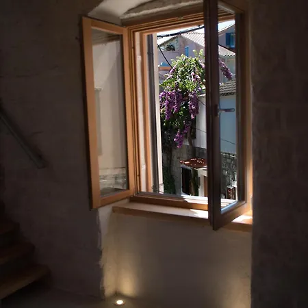 Limestone Heritage House 4*