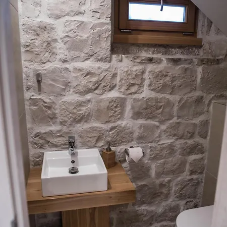 Apartahotel Limestone Heritage House 4*