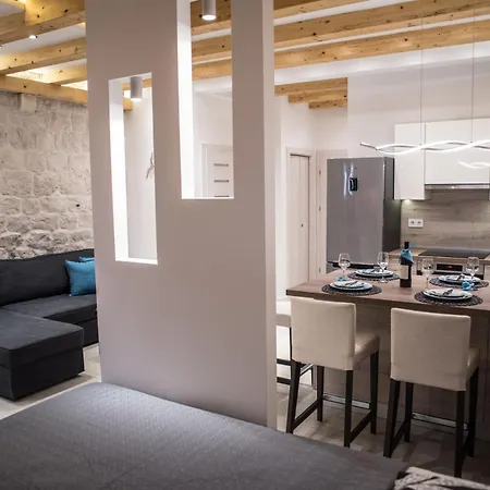 Limestone Heritage House 4* Trogir