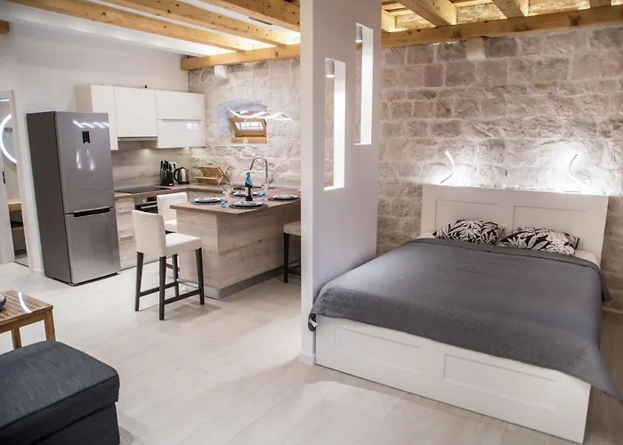 Limestone Heritage House 4* Trogir