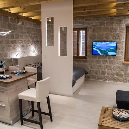 Limestone Heritage House Apart-hotel Trogir
