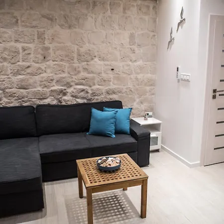 Limestone Heritage House Apartahotel